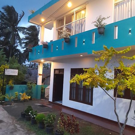 City Sunrise Hikkaduwa Bilik gambar